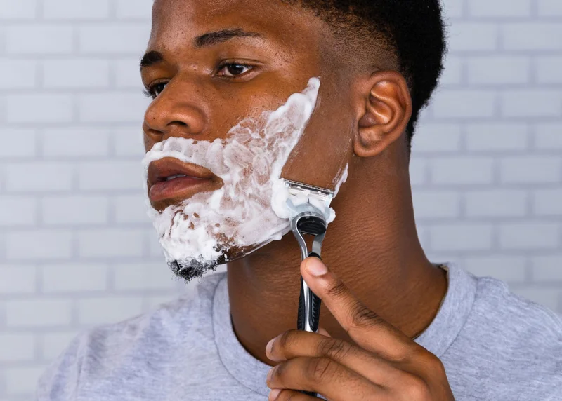 Gillette SkinGuard razor in use