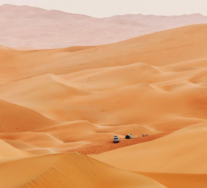 Image Description: Sand Dunes in Liwa Desert, Abu Dhabi Emirate, U.A.E.