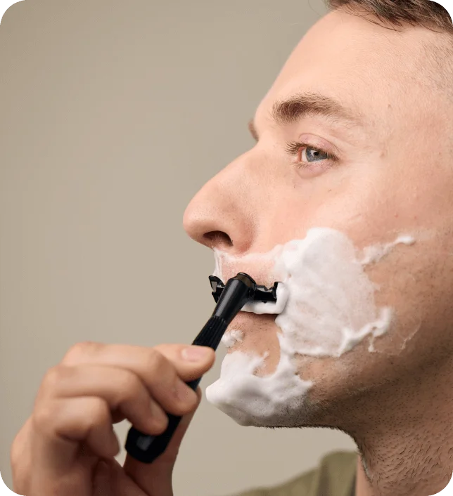 Single Edge Razor in Black shaving beard