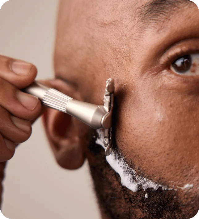 Silver Single Edge razor shaving a beard