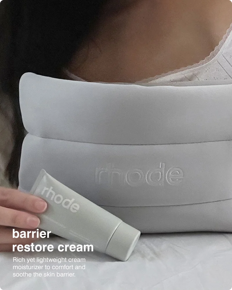 barrier restore cream: Rich yet lightweight cream moisturizer to comfort and soothe the skin barrier.