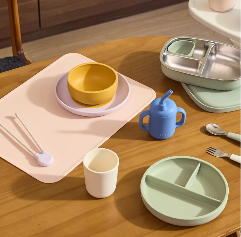 Two forks up. Tableware that's fun and functional for multi-course meals and sweet little snacks.