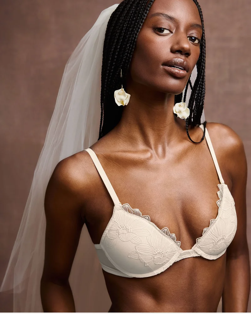 Embroidery Lift Up Bra Ecru