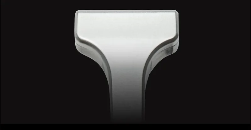 Practice makes precise. As you learn the technique of single blade shaving, you’ll experience fewer ingrowns and calmer skin day after day. Button: Get The SE.