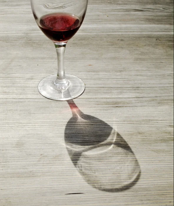 A glass of red wine a day has long been thought to have some health benefits, but new research is casting doubt on that theory—and experts say any benefits are outweighed by the risks.