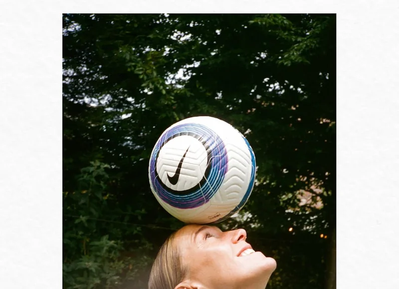 Lucy Bronze football