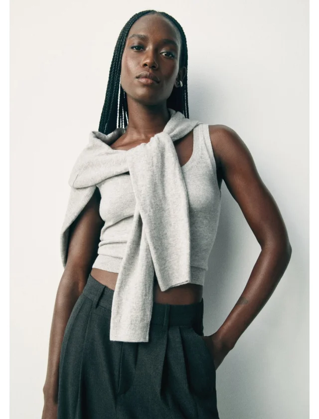 Display images to show real-time content