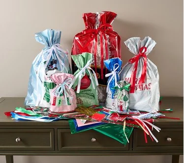 Kringle Express 100-Piece Gift Bags & Tags Set