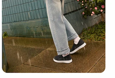 Weekend Slip on in Black/White
