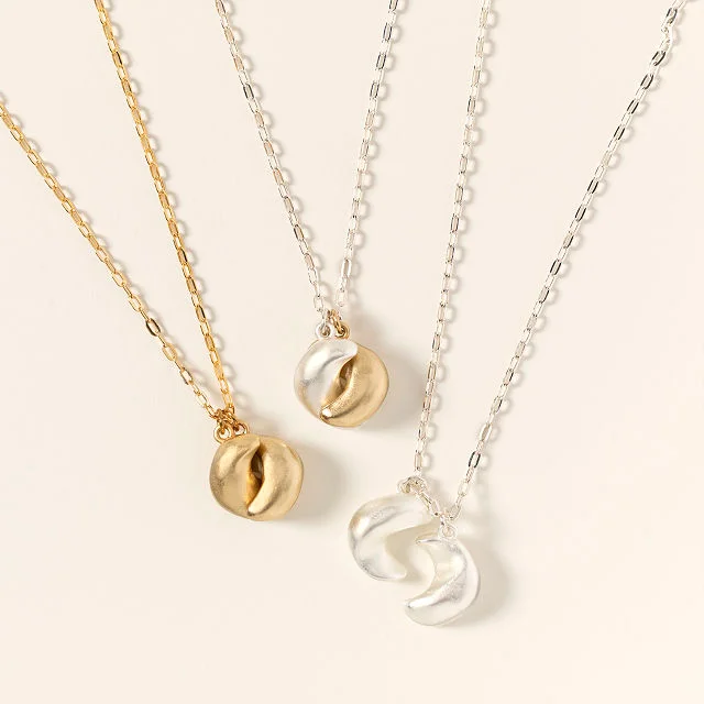 Hug Necklace