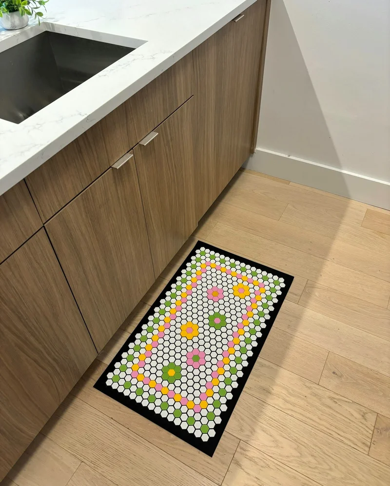 A floral design to brighten your kitchen's space.