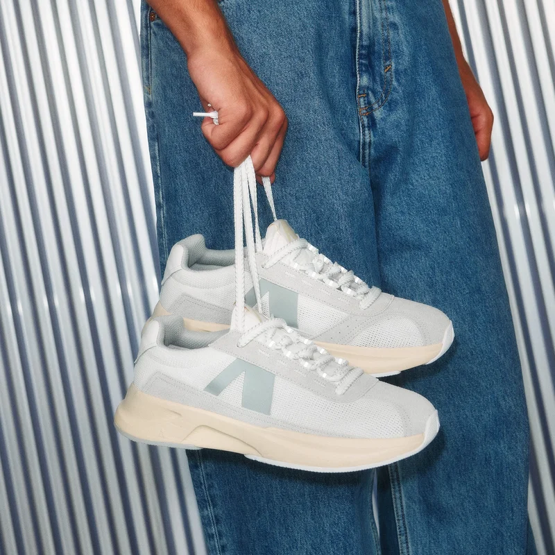 City-Free White Grey
