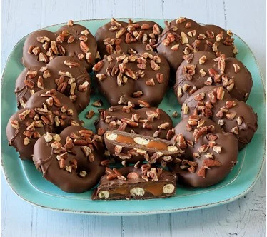 SH11/10 Landies Candies 12 Milk Choc Caramel Pecan Pretzels