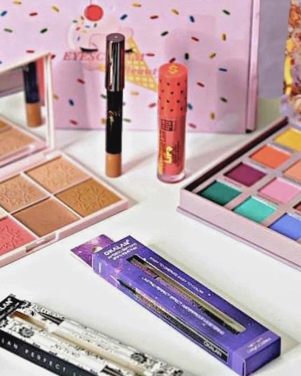 EYESCREAM Beauty Box