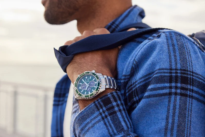 Promaster Dive CA0820-50X on man's wrist