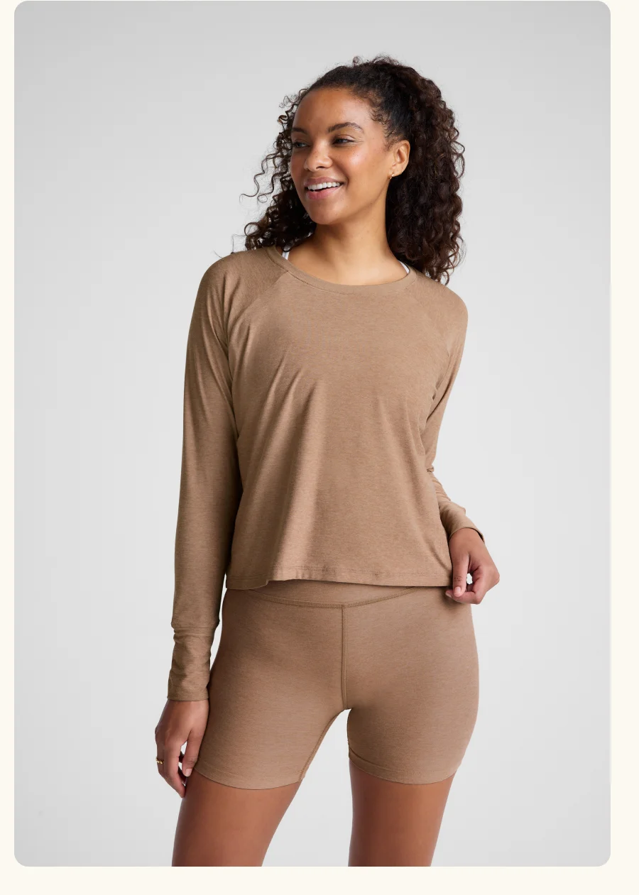 Featherweight Daydreamer Pullover in Desert Sand