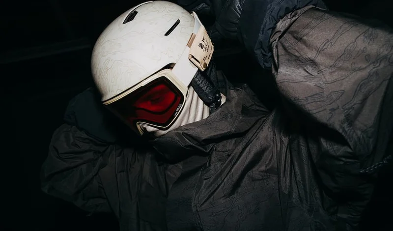 Burton x UNDEFEATED Anon