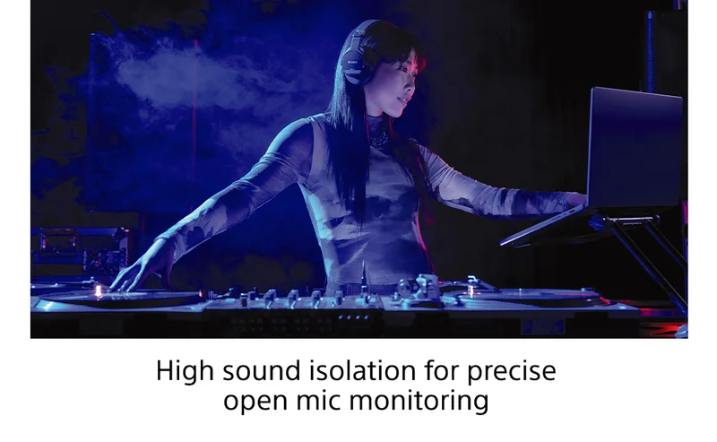 High sound isolation for precise open mic monitoring