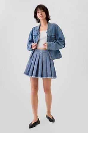 Display images to show real-time content