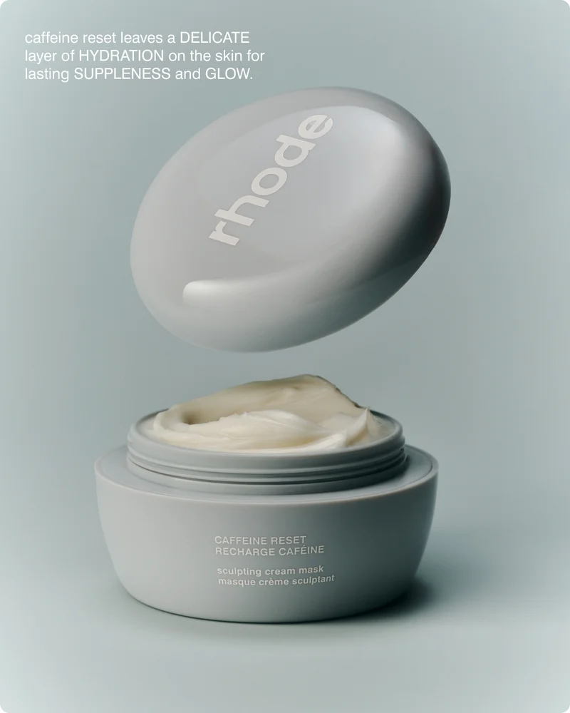 caffeine reset leaves a DELICATE layer of HYDRATION on the skin for lasting SUPPLENESS and GLOW. ​