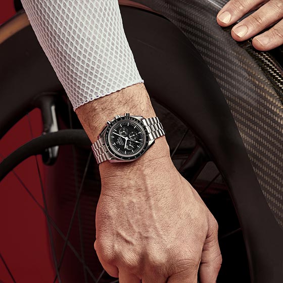 42 mm SPEEDMASTER
    MOONWATCH PROFESSIONAL