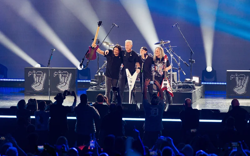 #MetallicaGivesBack On Tour