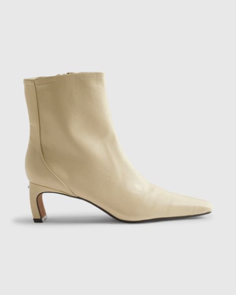Shoes & Boots