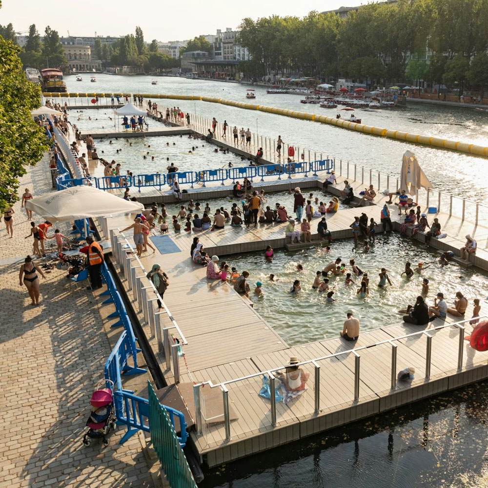 Swimming pools along the Seine in Paris
