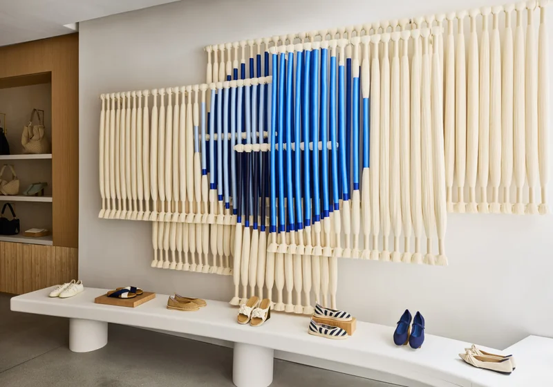 The art. FULL CIRCLE, 2024 Made in collaboration with Caralarga, we used our signature thread in a whole new way—blending it with organic cotton to showcase the possibility of plastic.