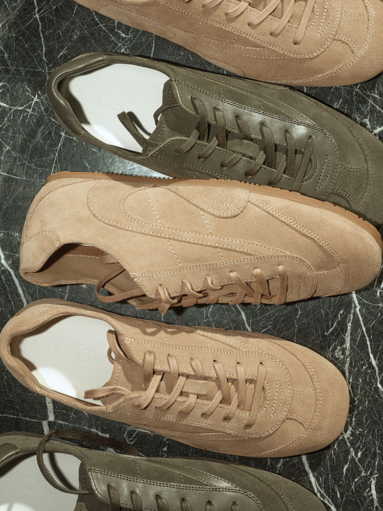 SNEAKERS