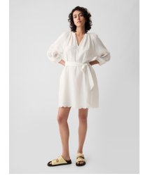 Display images to show real-time content