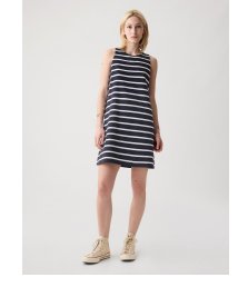 Display images to show real-time content