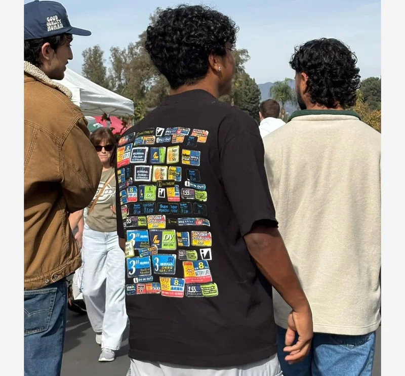 STICKER T-SHIRT