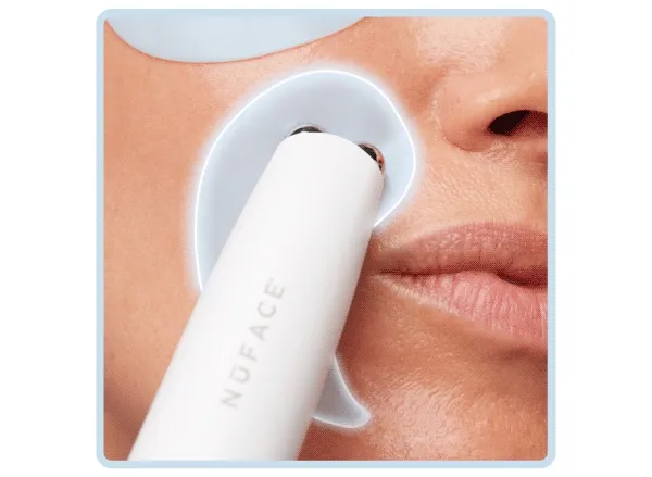 Smooths fine lines and crow’s feet in just 3 minutes