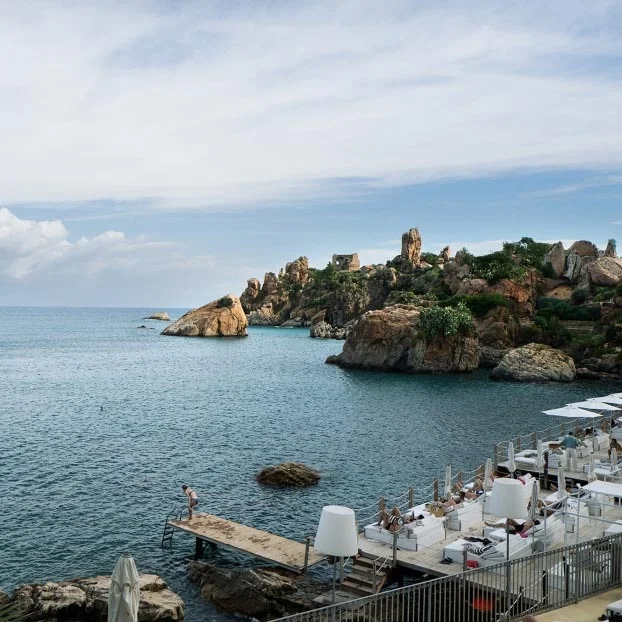 Members save 10% or more on over 100,000 hotels worldwide with Member Prices, including our best-loved properties.