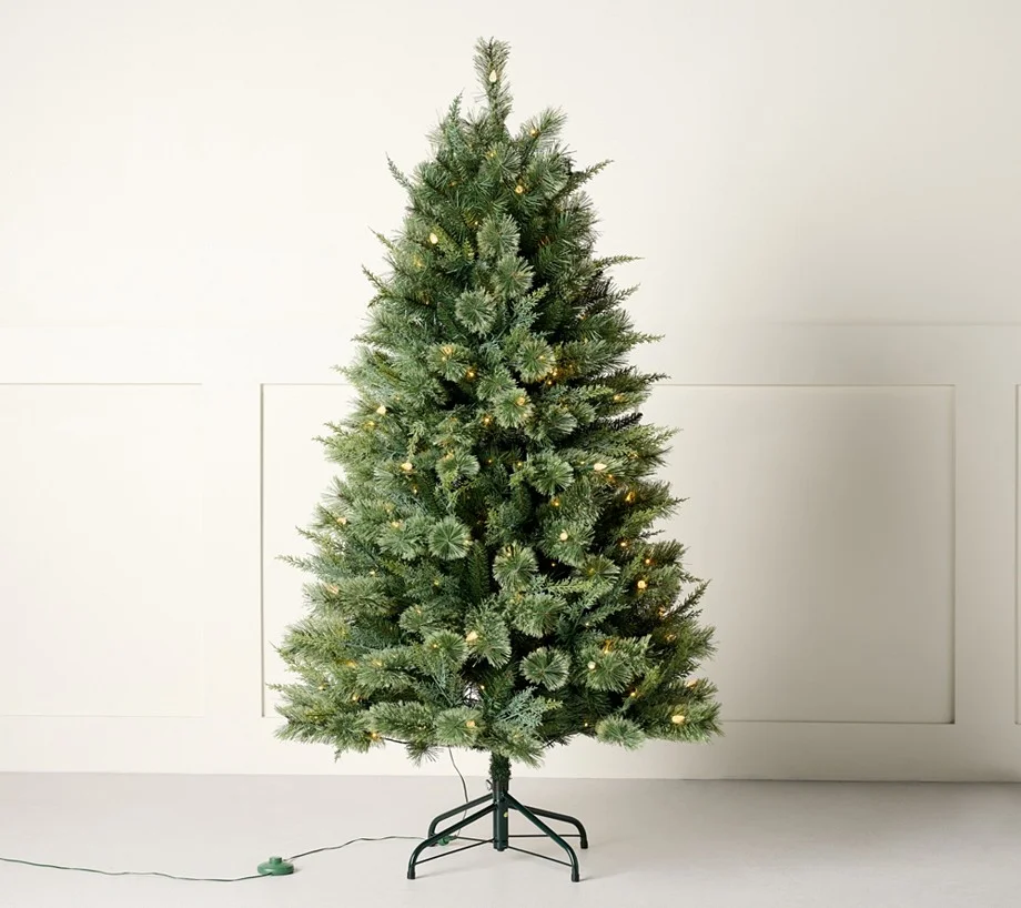 Home Reflections 5' LED Cashmere Pine Tree with Bag