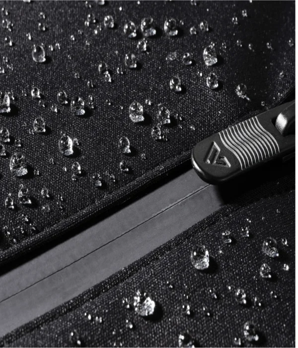 Detail shot of the Overcast Jacket zipper.