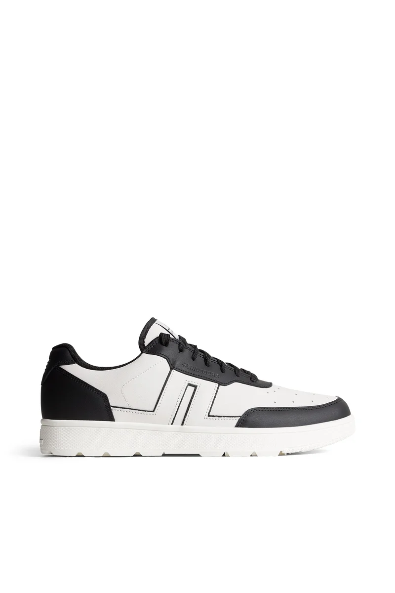 Image of Ace Low-Top Golf Sneaker / Black