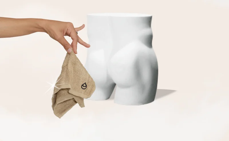 BUM TOWEL IN FRONT OF BUTT
