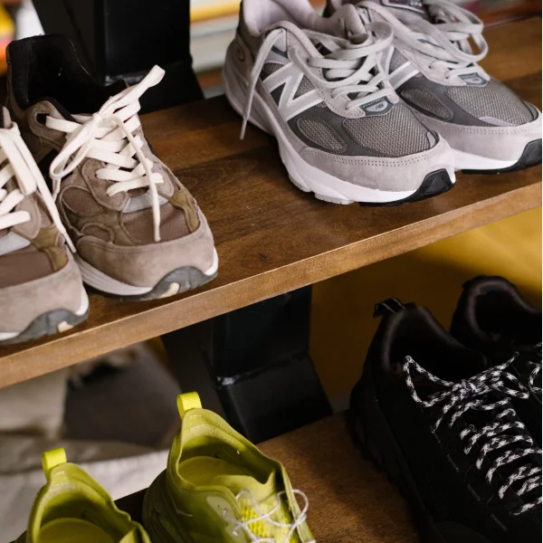 Casual shoes