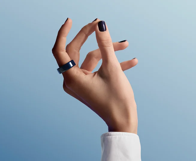 Oura Ring 4 Ceramic Midnight