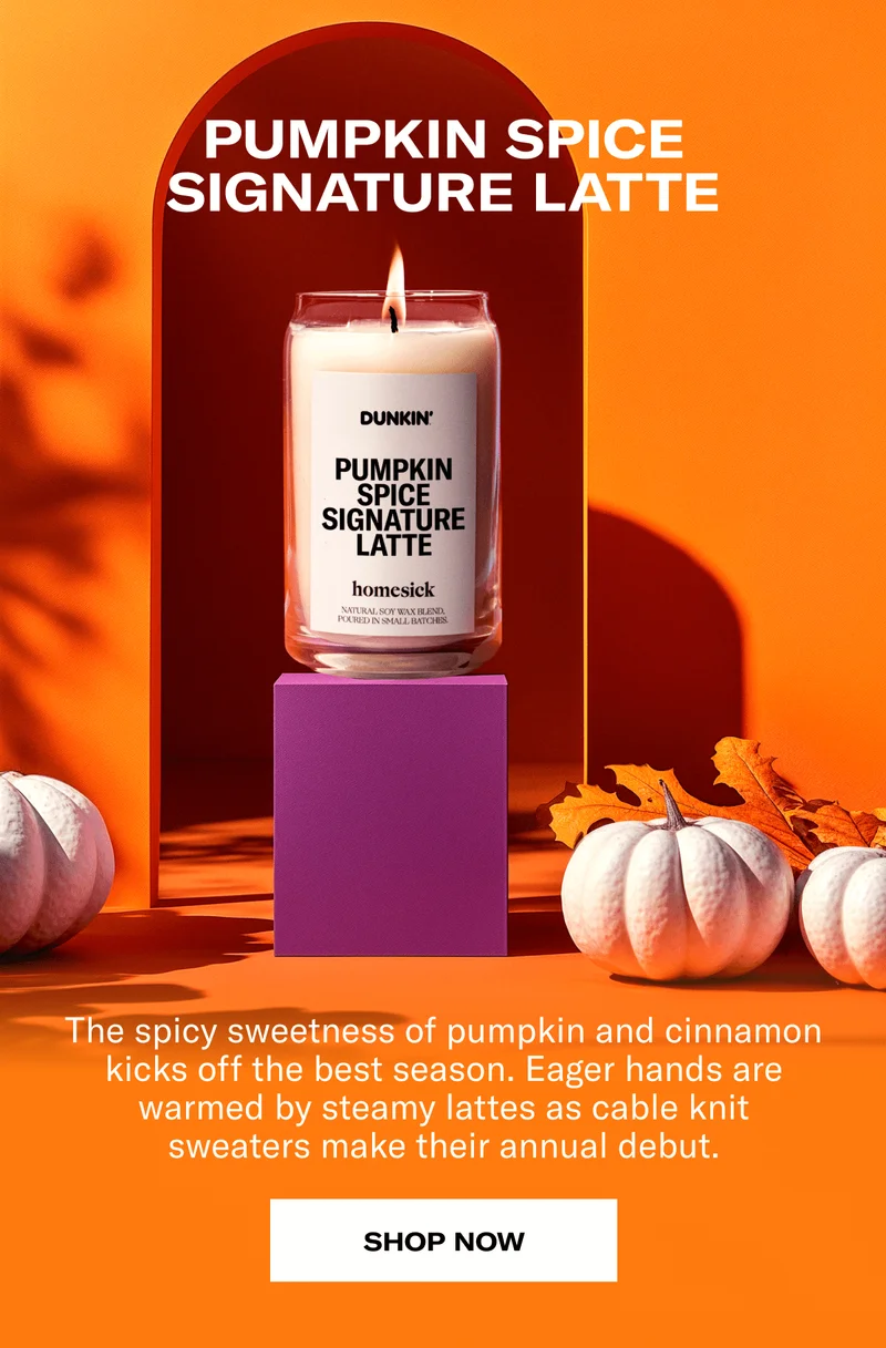 PUMPKIN SPICE SIGNATURE LATTE | The spicy sweetness of pumpkin and cinnamon kicks off the best season. Eager hands are warmed by steamy lattes as cable knit sweaters make their annual debut. | SHOP NOW