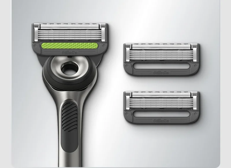 GilletteLabs Razor with Exfoliating Bar razor and cartridges
