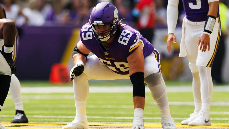 Bills sign OL Dan Feeney