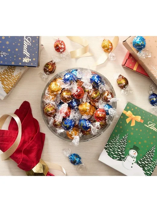 SH12/7 Lindt LINDOR 125pc Assorted Truffles w/5 Holiday Boxes