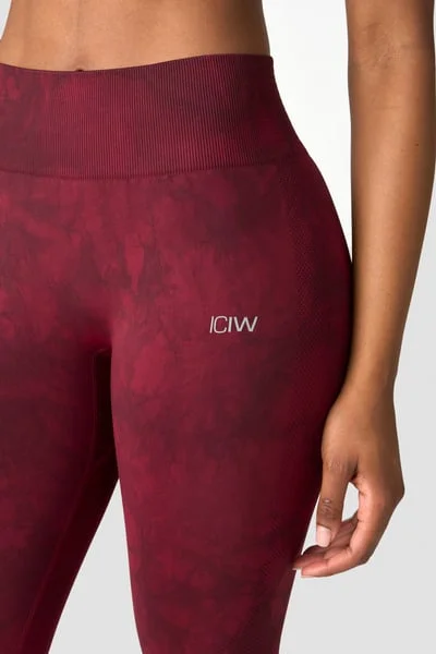 Image of Define Seamless Tie Dye Tights Red