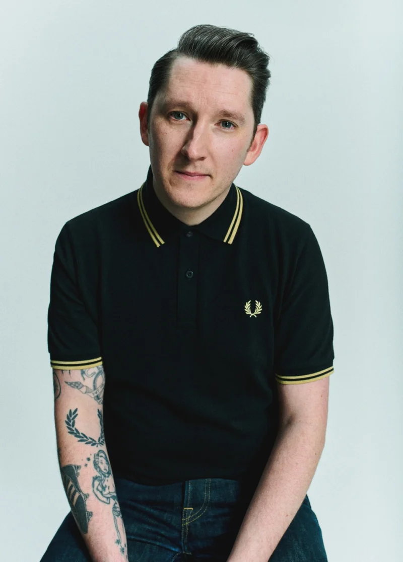 Black / Champagne: The Fred Perry Shirt Men