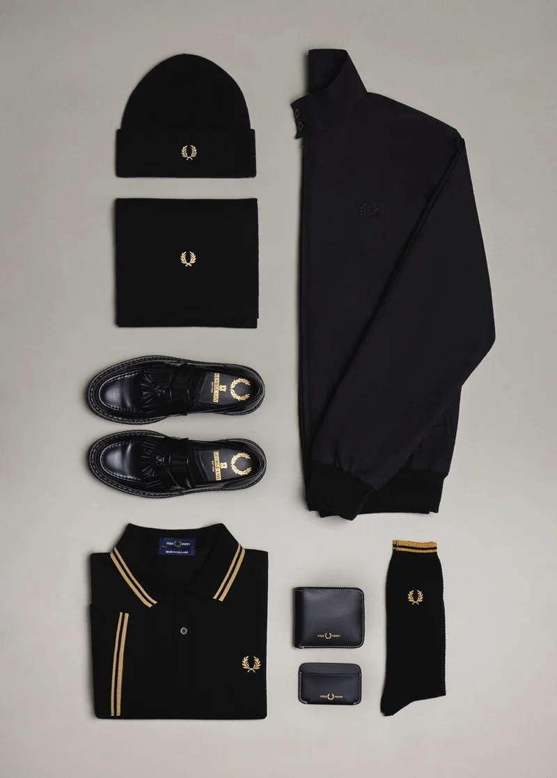 Black / Champagne: meet the iconic colourway