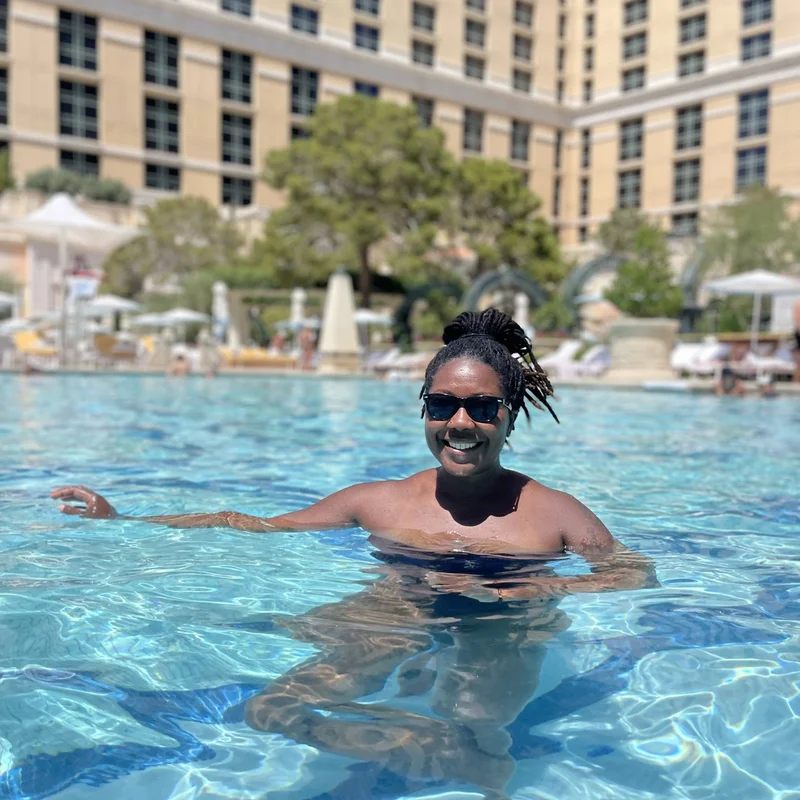 Alicia Johnson in the pool at the Bellagio
