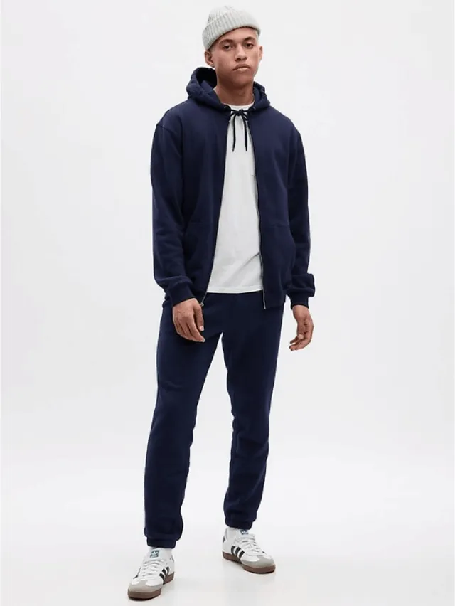 Display images to show real-time content